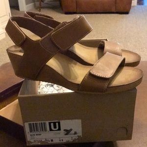 Clarks Alto Madi Wedges